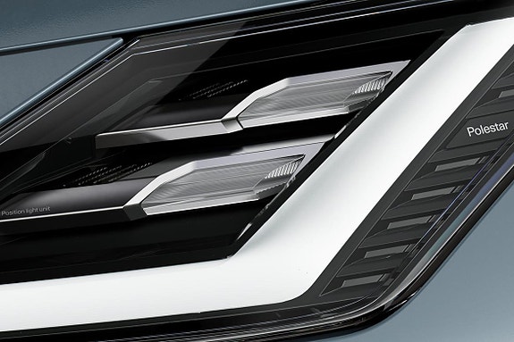 Polestar 4 7 of 16