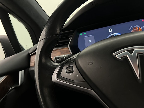 Tesla Model X 29 of 30