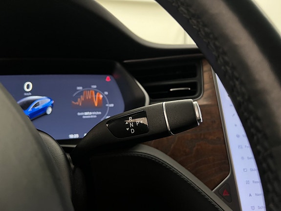 Tesla Model X 28 of 30