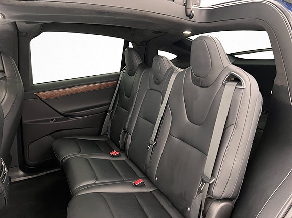 Tesla Model X 13 of 30