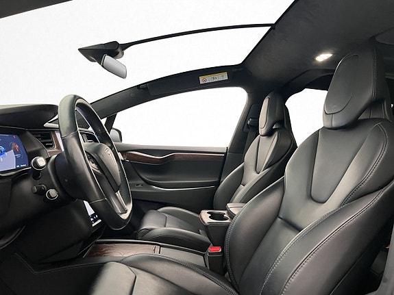 Tesla Model X 17 of 30