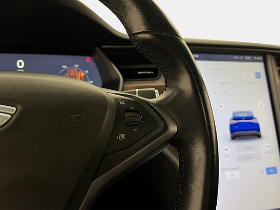 Tesla Model X 27 of 30