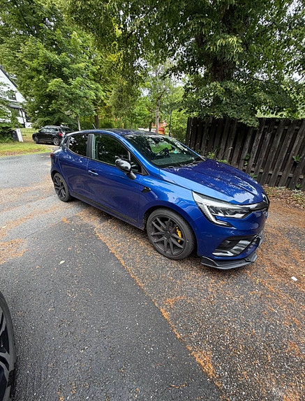 Renault Clio 2 of 6
