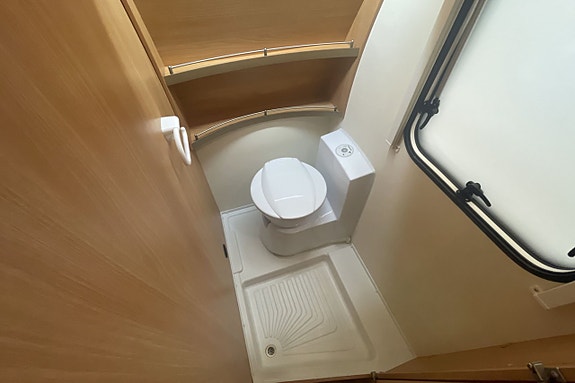 Knaus Sudwind 590 FUS 12 of 15