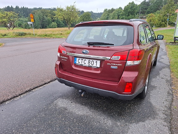 Subaru Outback 3 of 3