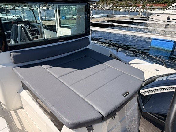 Axopar 28 Cabin Brabus Line -20 4 of 7
