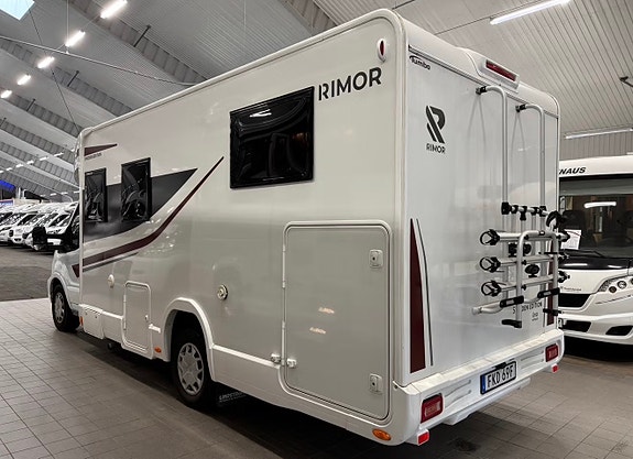 Rimor SWEDEN EDITION Evo 95 PLUS, 10 månaders garanti, 5 färdplatser, B-körkort, Automat, Cykelställ, stort garage, elektrisk taksäng, nyservad, backkamera. 21 of 22