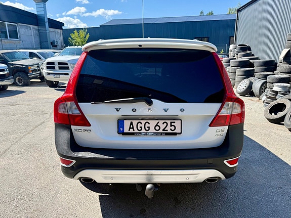 Volvo XC70 3 of 10