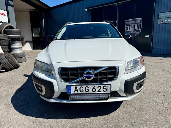 Volvo XC70 7 of 10