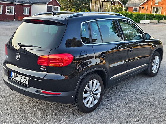 Volkswagen Tiguan 2 of 7
