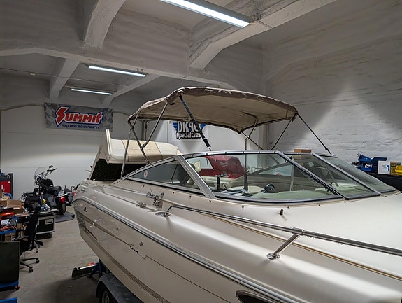 Sea Ray 220 Overnighter 7 of 13