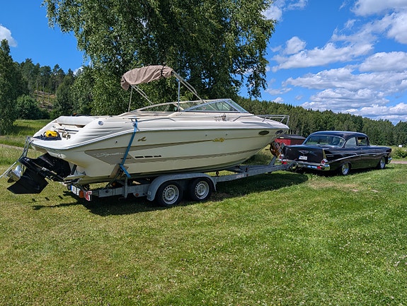 Sea Ray 220 Overnighter 3 of 13