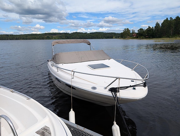 Sea Ray 220 Overnighter 5 of 13