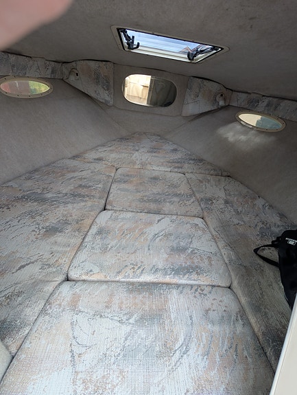 Sea Ray 220 Overnighter 11 of 13