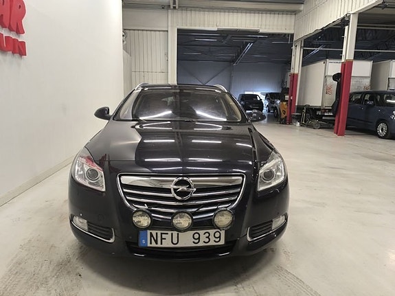 Opel Insignia 2 of 10