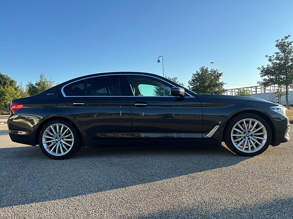 BMW 530e 4 of 16