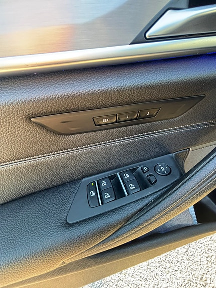 BMW 530e 13 of 16