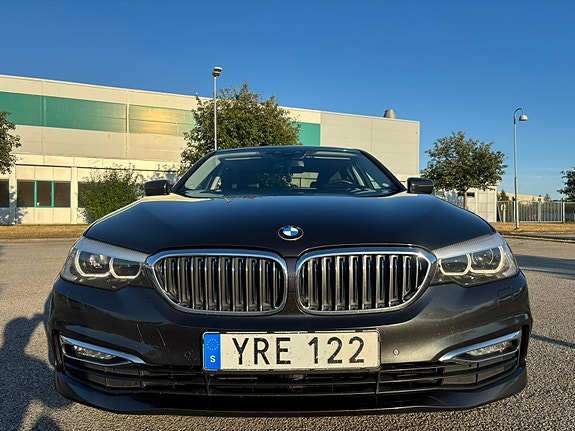 BMW 530e 2 of 16