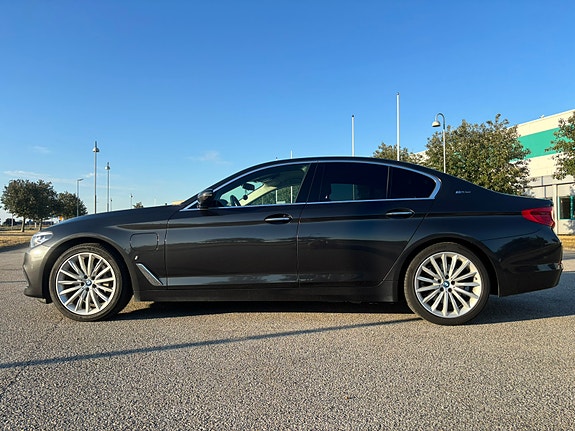 BMW 530e 8 of 16