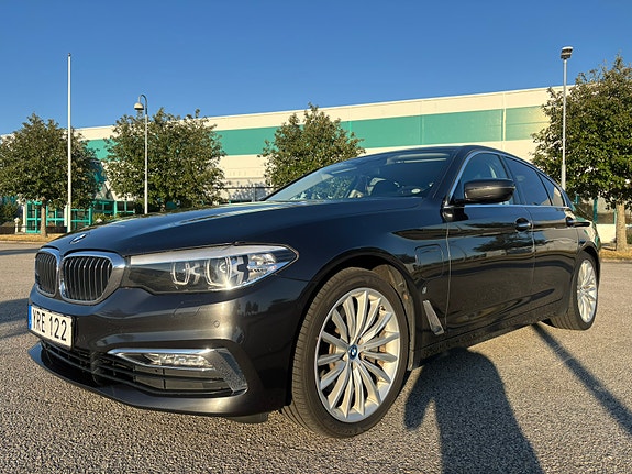 BMW 530e 3 of 16