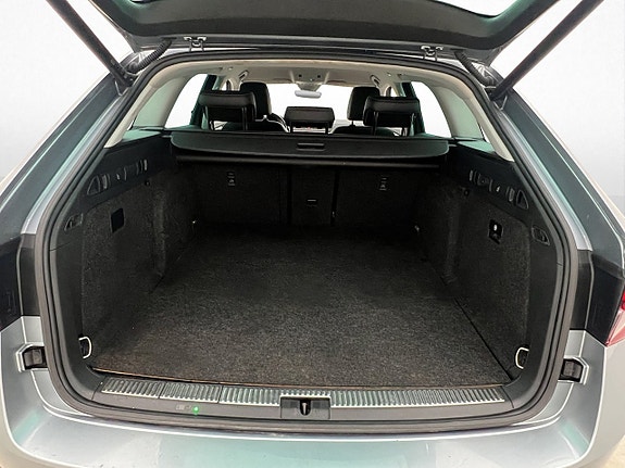 Skoda Superb 9 of 30