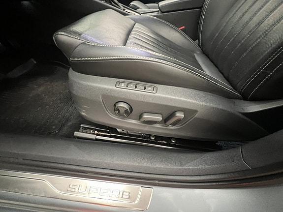 Skoda Superb 14 of 30