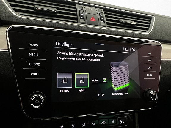 Skoda Superb 27 of 30