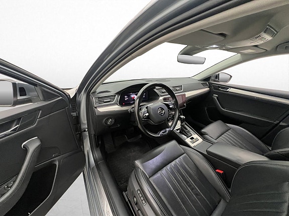 Skoda Superb 11 of 30