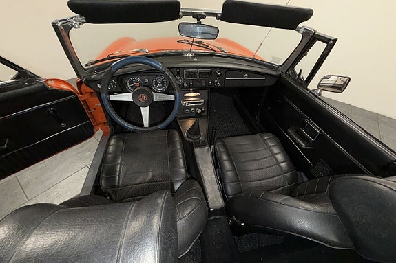 MG MGB 15 of 18