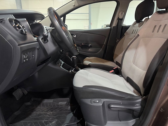 Renault Captur 13 of 30