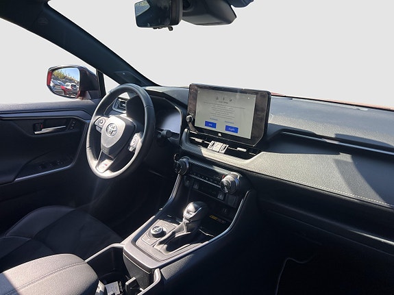 Toyota RAV4 6 of 13