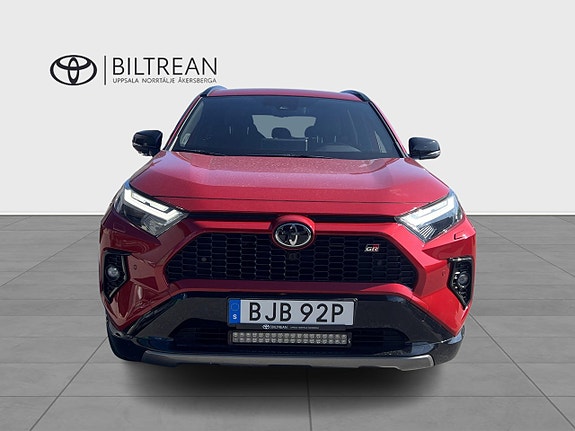 Toyota RAV4 2 of 13