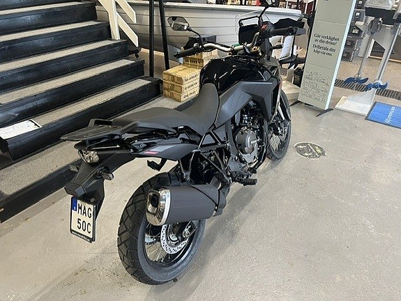 Suzuki V-Strom 800DE 4 of 6