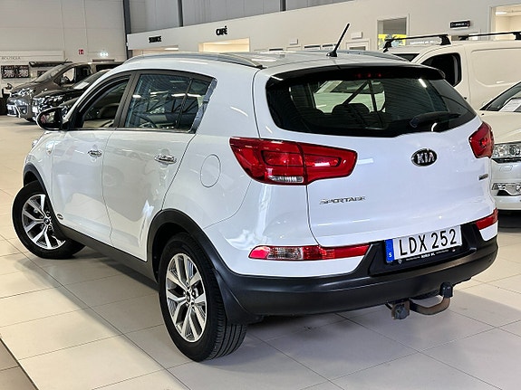 Kia Sportage 2 of 7