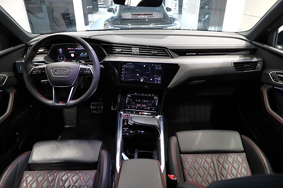 Audi SQ8 e-tron 13 of 29