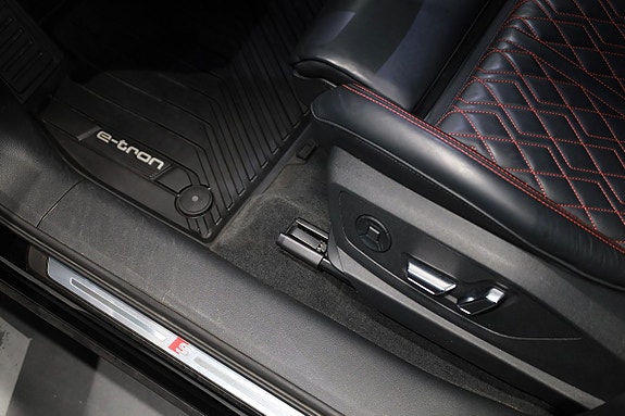 Audi SQ8 e-tron 23 of 29