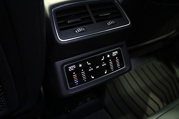 Audi SQ8 e-tron 28 of 29