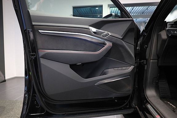 Audi SQ8 e-tron 21 of 29