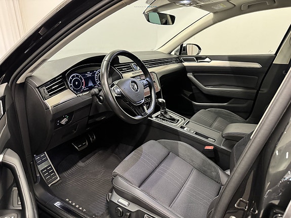Volkswagen Passat Alltrack 4 of 25