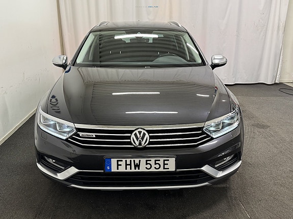 Volkswagen Passat Alltrack 21 of 25