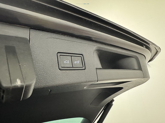 Volkswagen Passat Alltrack 14 of 25