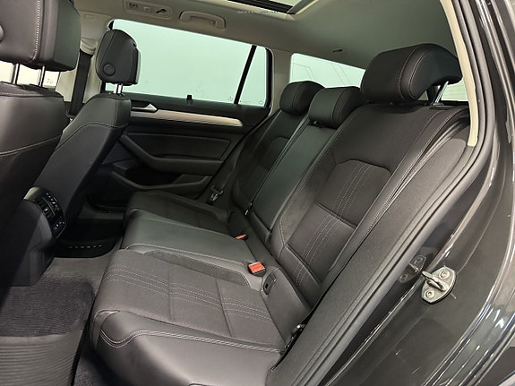 Volkswagen Passat Alltrack 11 of 25