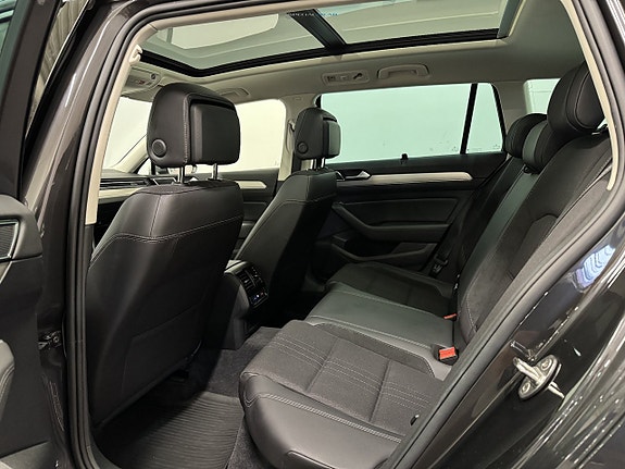 Volkswagen Passat Alltrack 10 of 25