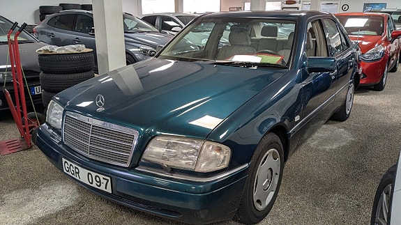 Mercedes-Benz C200