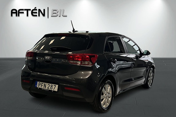 Kia Rio 10 of 23