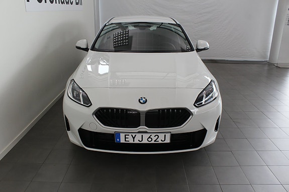 BMW 120 2 of 14