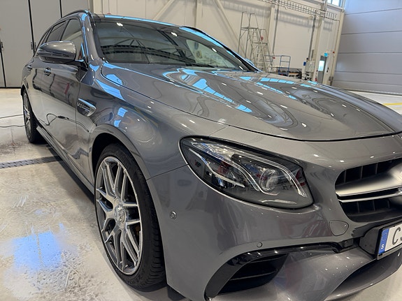 Mercedes-Benz E63 16 of 21