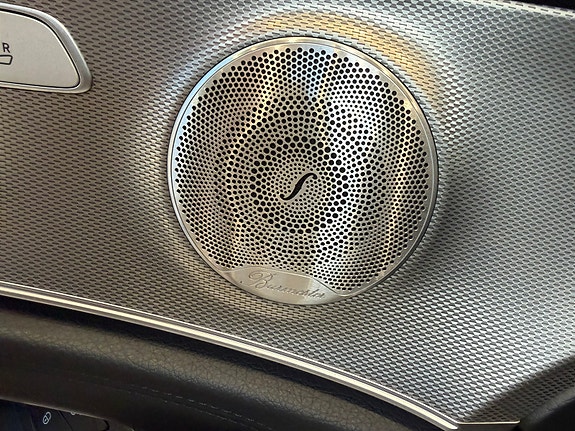 Mercedes-Benz E63 8 of 21