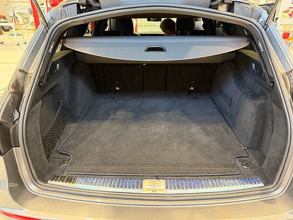 Mercedes-Benz E63 14 of 21