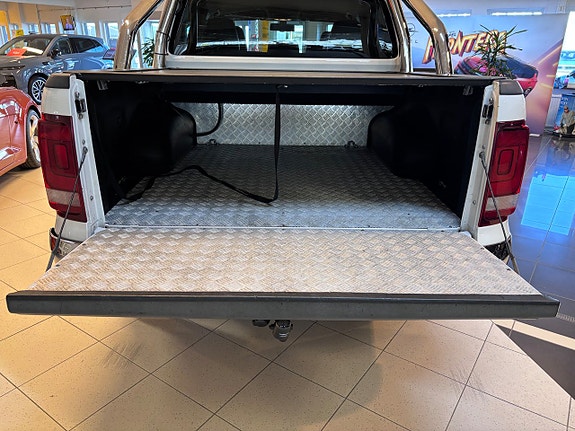 Volkswagen Amarok 10 of 16